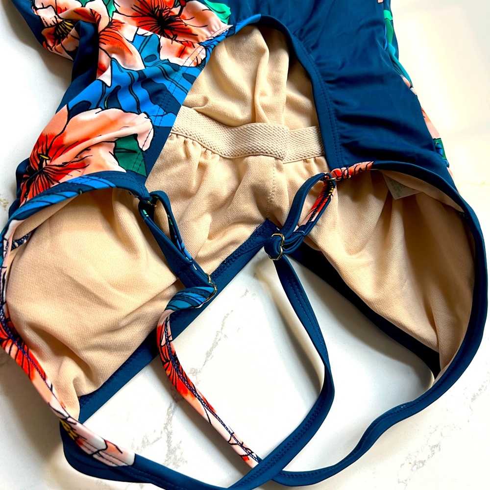 Kona Sol swimming suit size S - Picture 8 of 11